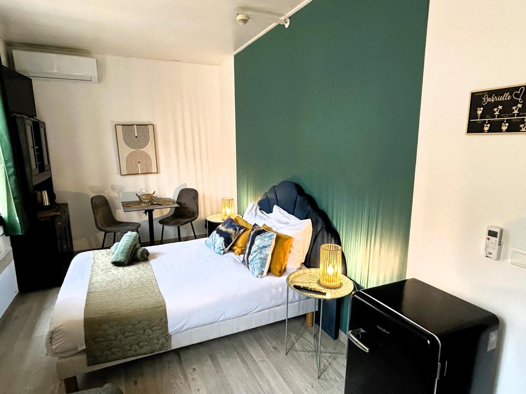 Gabrielle Hotel Эгин Номер фото